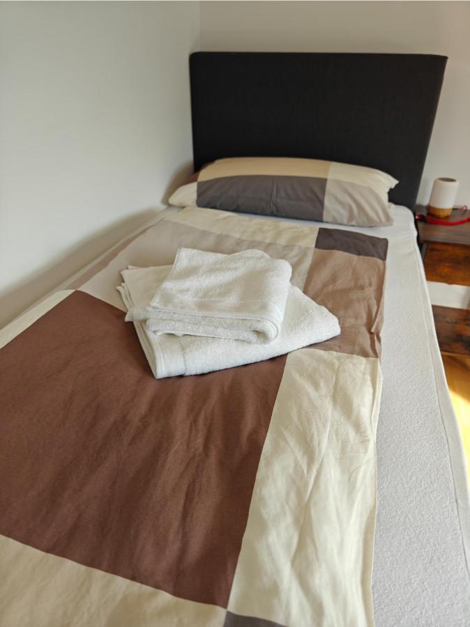 Appartamento 2br Apartment, Parking, Wi-fi, Tv In Karow