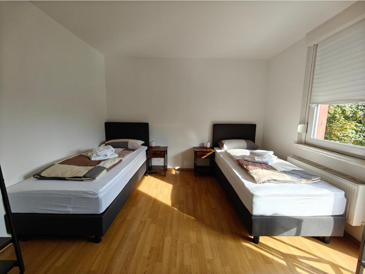 2br Apartment, Parking, Wi-fi, Tv In Karow * Berlino